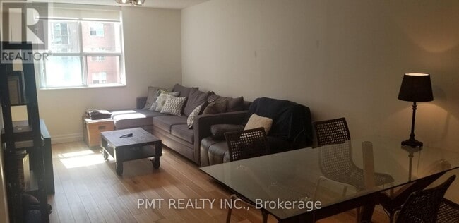 Photo du bâtiment - 323 Richmond St E