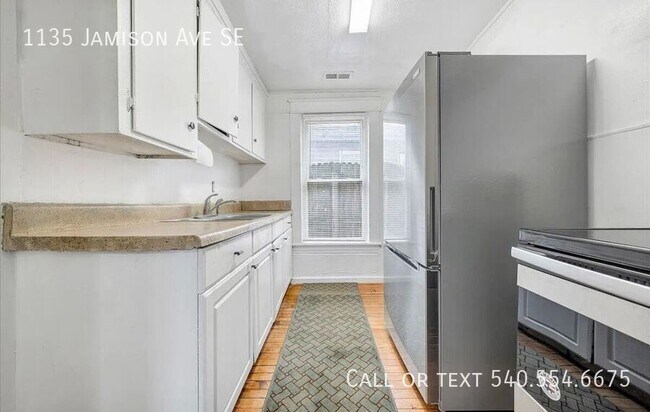 Foto del edificio - 1135 Jamison Ave SE