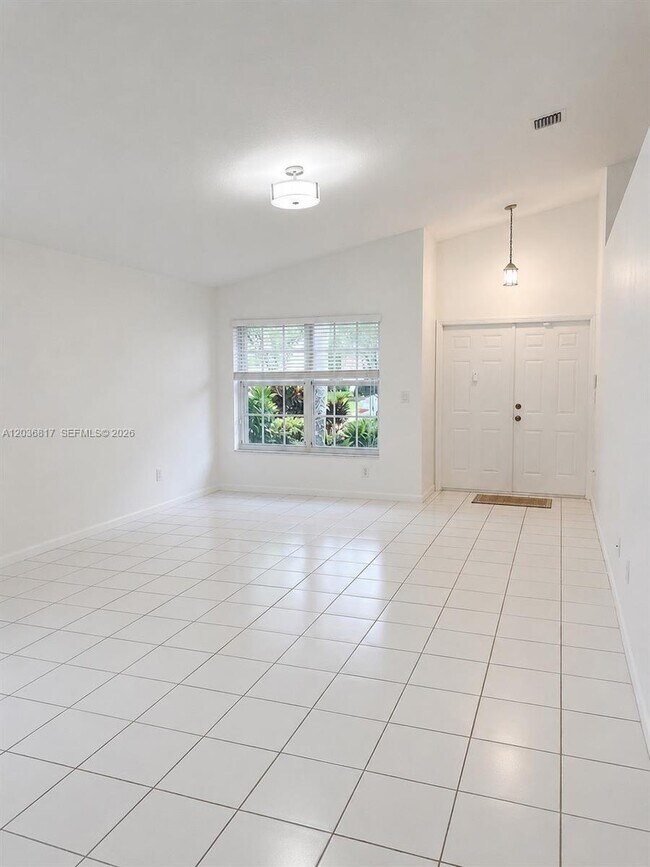 Building Photo - 14721 Vista Verdi Rd