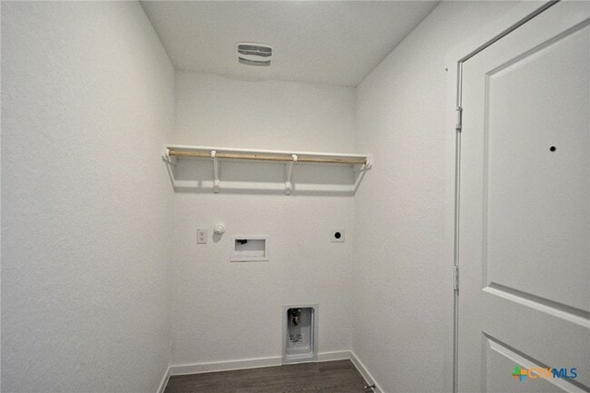Building Photo - 3748 Axis Hl St