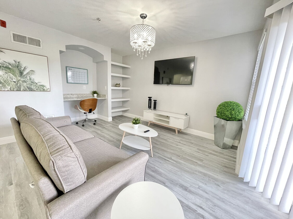 Foto principal - 7250 Westpointe Blvd