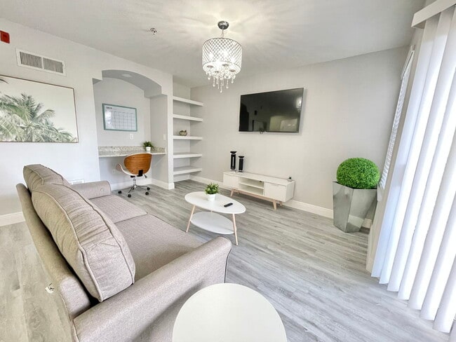 Photo - 7250 Westpointe Blvd Apartment