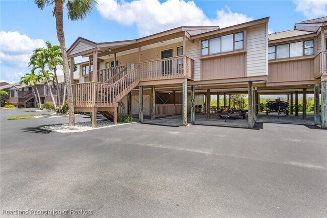 Foto del edificio - 7596 Captains Harbor Dr