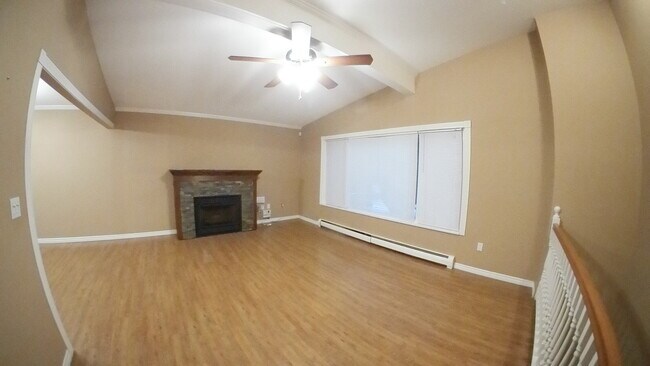 Photo du bâtiment - 859 Paisley Ave