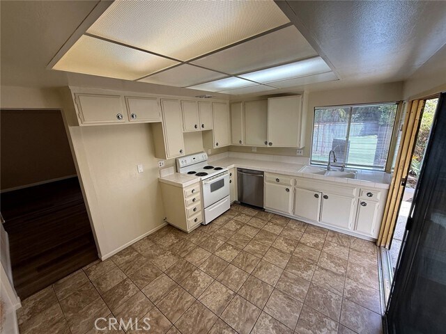 Foto del edificio - 8170 Crowley Cir