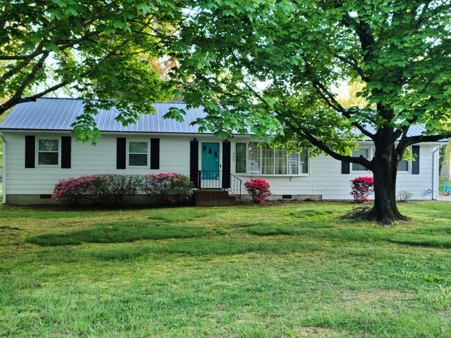 Building Photo - 306 Commerce St