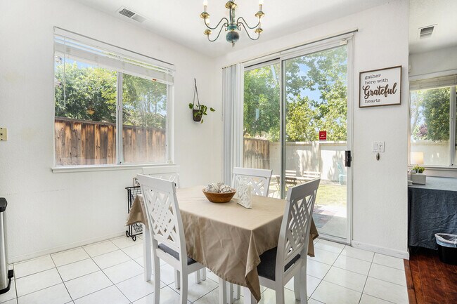 Building Photo - 1701 Mount Silliman Way