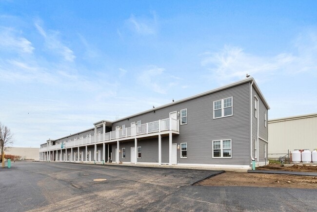 Building Photo - 50 R Maplewood Ave