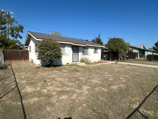 Foto del edificio - NW Visalia Charming home coming soon!