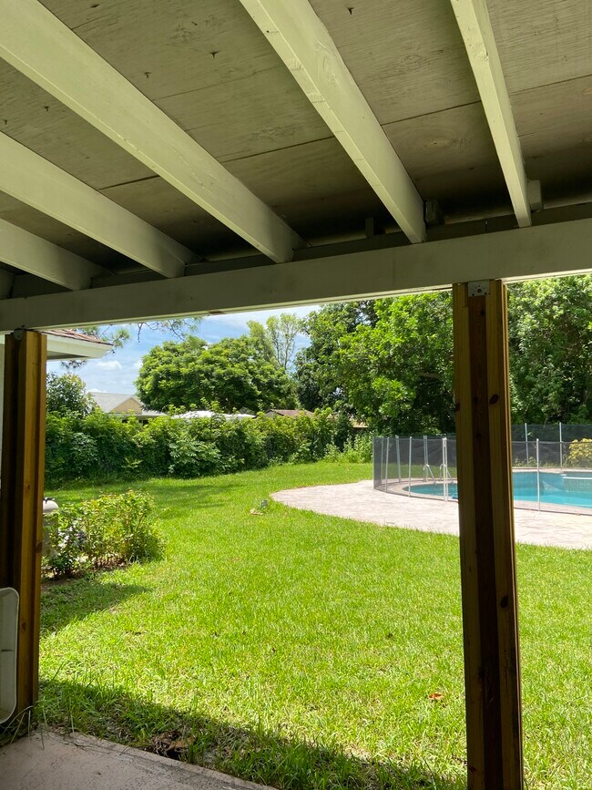 Foto del edificio - 12070 Carriage Ln