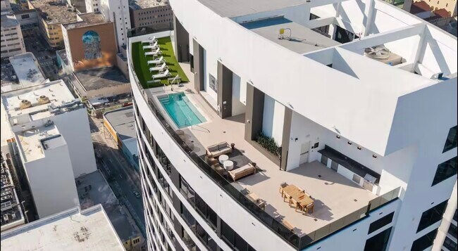 Foto del edificio - 225 N Miami Ave
