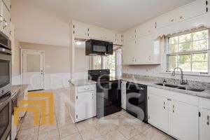 Foto del edificio - 2216 Country Club Dr SE
