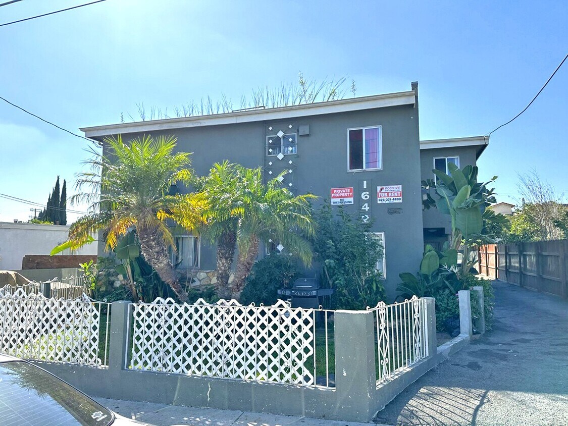 Building Photo - 259th Pl Apts