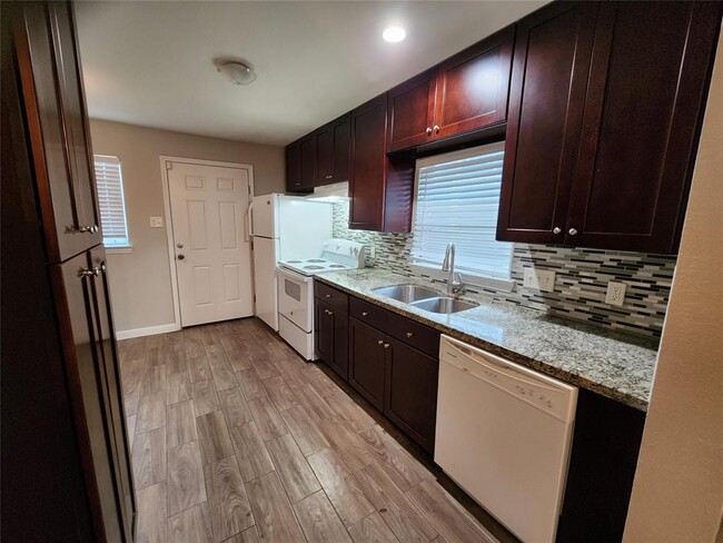 Foto del edificio - 3406 Drew St