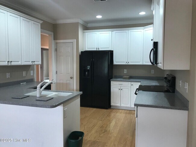 Foto del edificio - 3013 Braewood Ct
