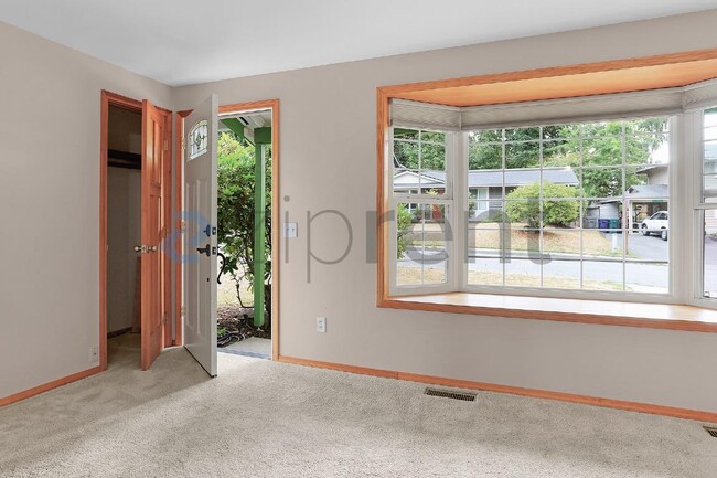 Building Photo - Unit