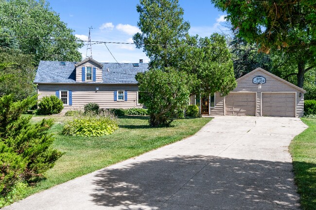 Foto del edificio - 5310 Sandy Beach Ln
