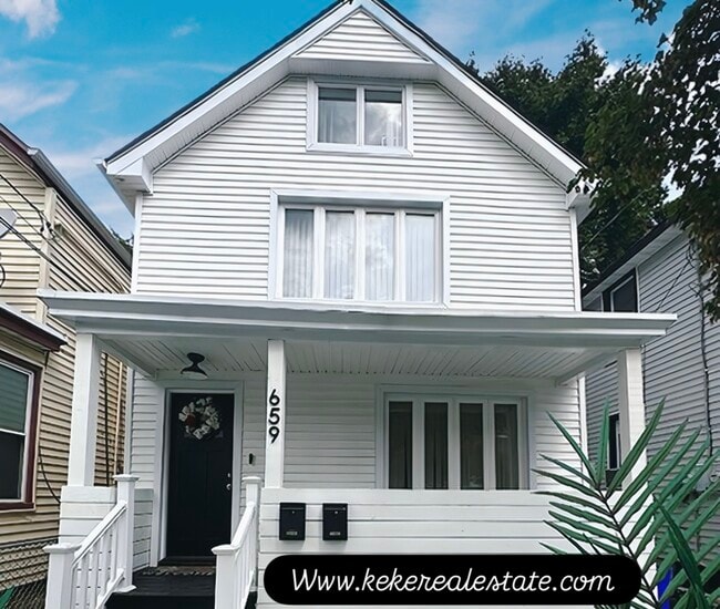 Building Photo - 659 Nassau St