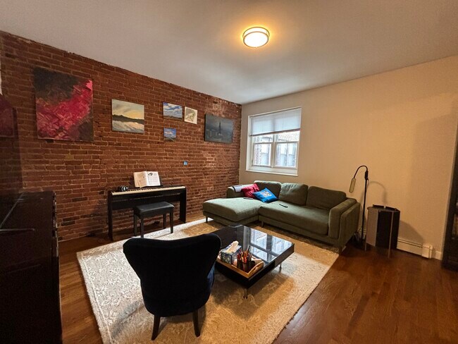 Foto del edificio - 17 Stearns Rd