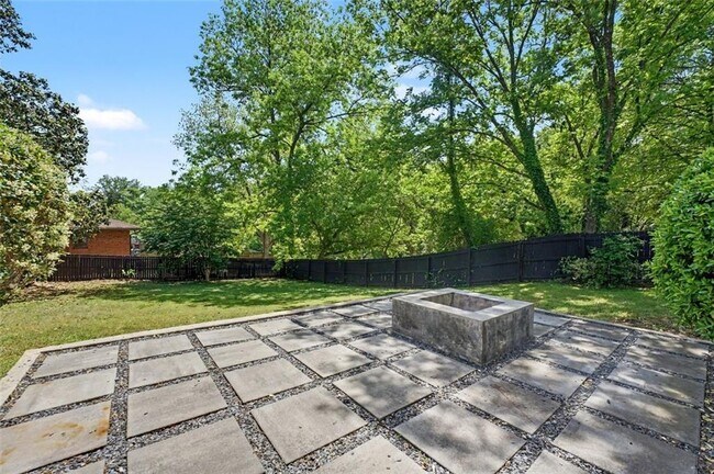 Foto del edificio - 2352 2nd Ave