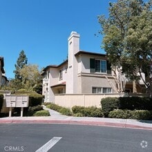 Building Photo - 439 Ridgeway