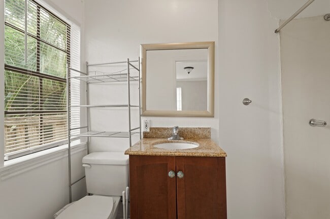 Building Photo - 3409 Mandell St