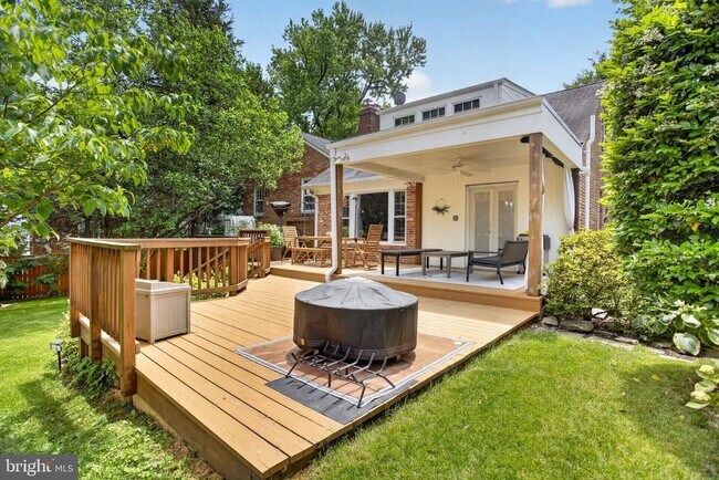Foto del edificio - 5703 Cromwell Dr