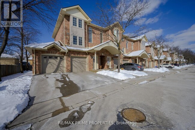 Building Photo - 4045 Upper Middle Rd