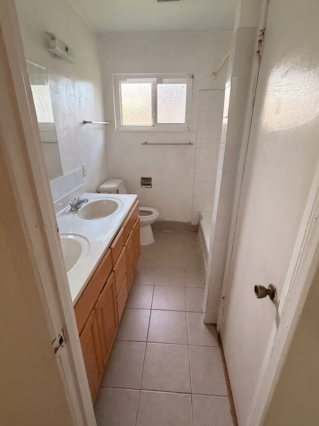 Building Photo - 5349 Fleming Ave