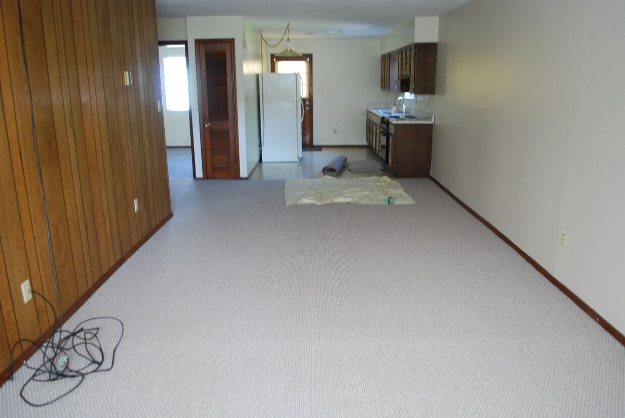 Primary Photo - Silver Street Apartments