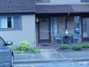 Building Photo - 1122 Willow Green Dr