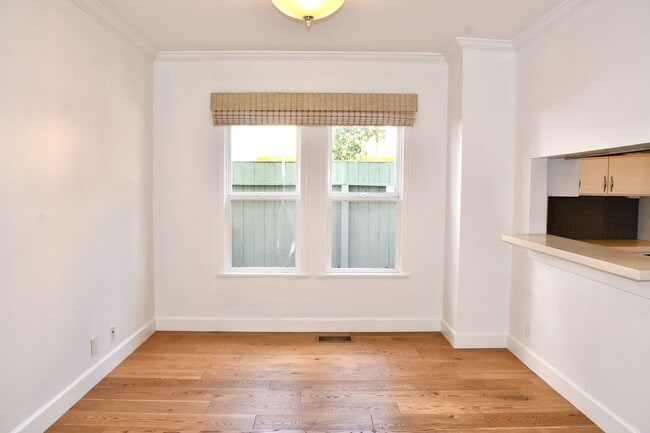Building Photo - Beautiful spacious Home