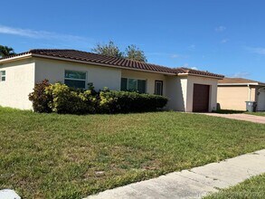 Building Photo - 4733 Bison St
