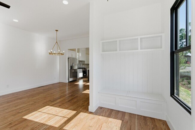 Foto del edificio - Stunning 4 bedroom East Nashville New Construction