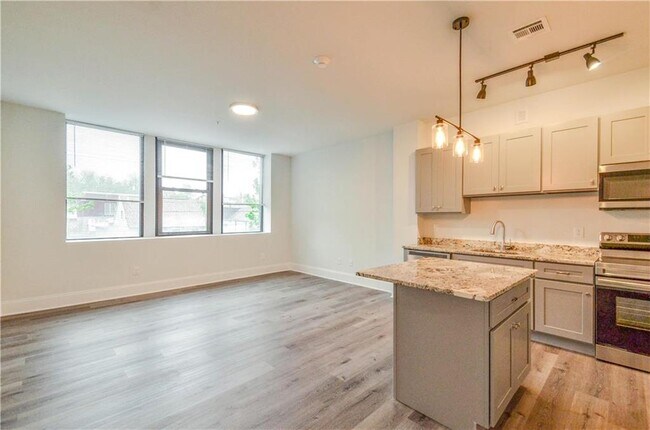 Building Photo - 10 W Goepp St