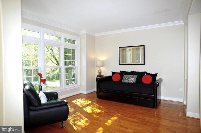 Foto del edificio - 8039 N Park St