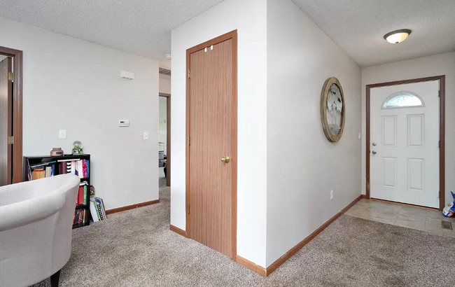 Building Photo - LEASING