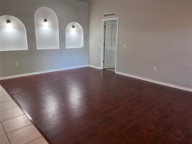 Building Photo - 319 Velveteen Pl