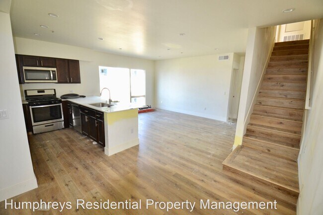 Building Photo - 7427 Olivetas Ave