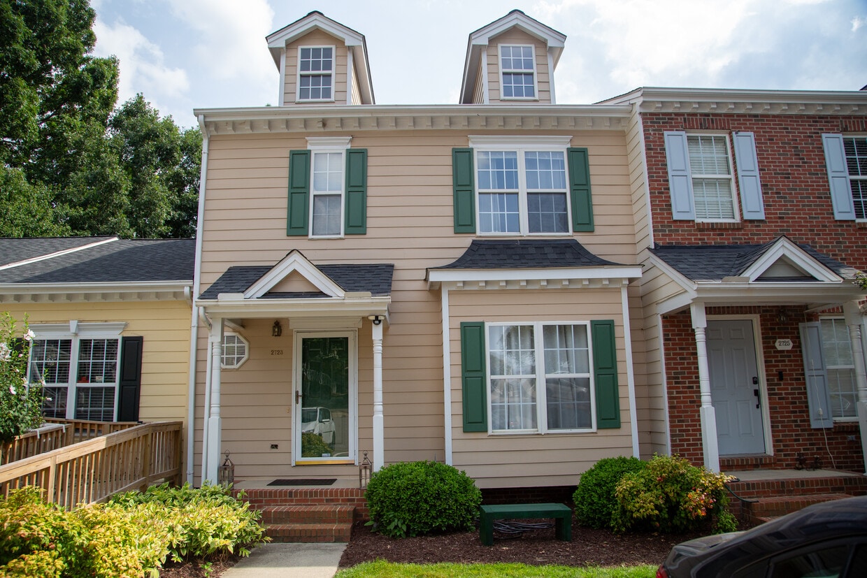 Primary Photo - 2723 Sterling Park Dr