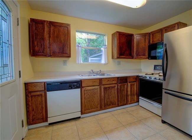 Building Photo - 1502 Palo Duro Rd