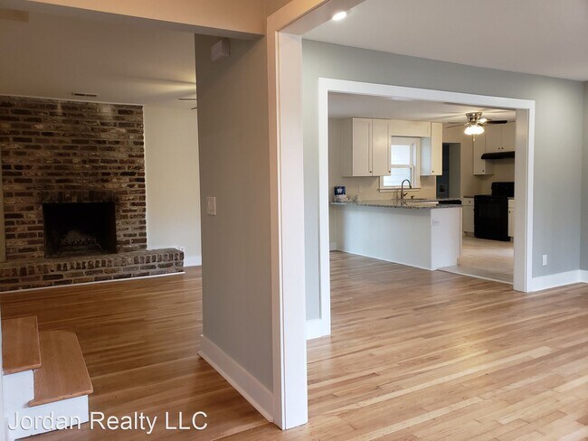 Building Photo - 3 br, 2.5 bath House - 1558 Dunnes Lane