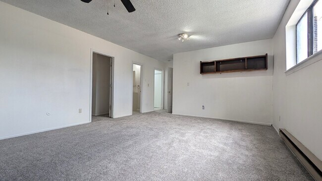 Building Photo - Charming 4-Bed, 3-Bath Home with Hardwood ...