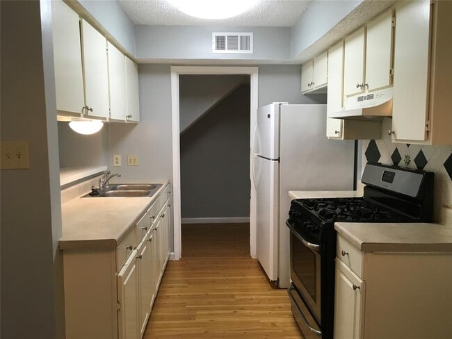 Foto del edificio - 1312 Southport Dr