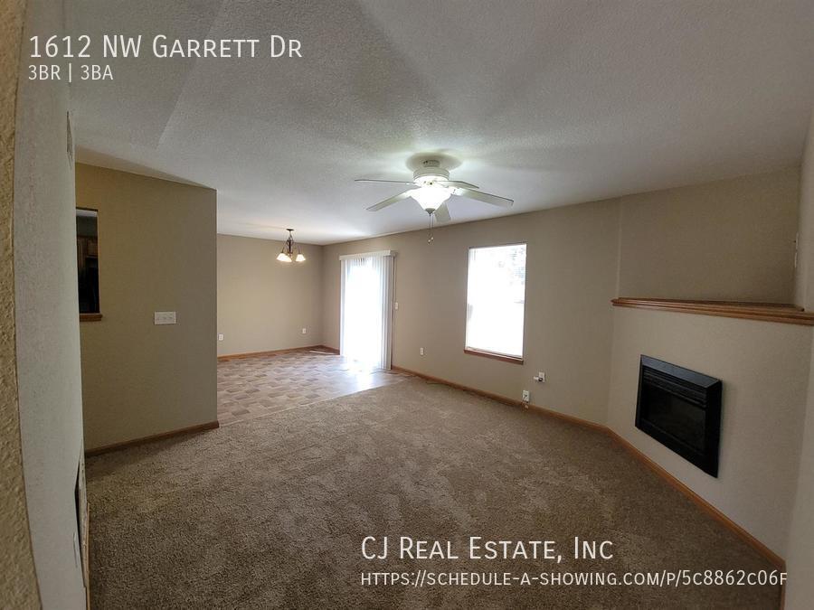 Foto principal - 1612 NW Garrett Dr