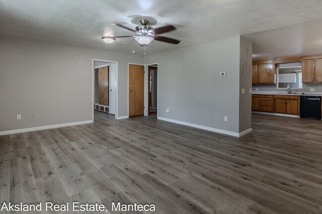Foto del edificio - 3005 W Lathrop Rd