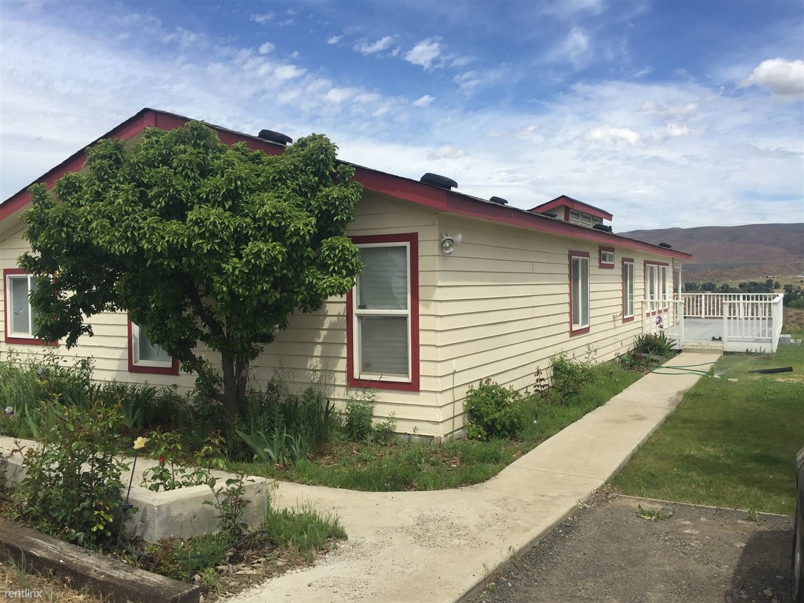 Foto principal - 3 br, 2 bath House - 551 Point Dr