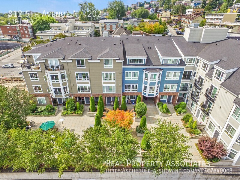 Foto principal - 812 5th Ave N