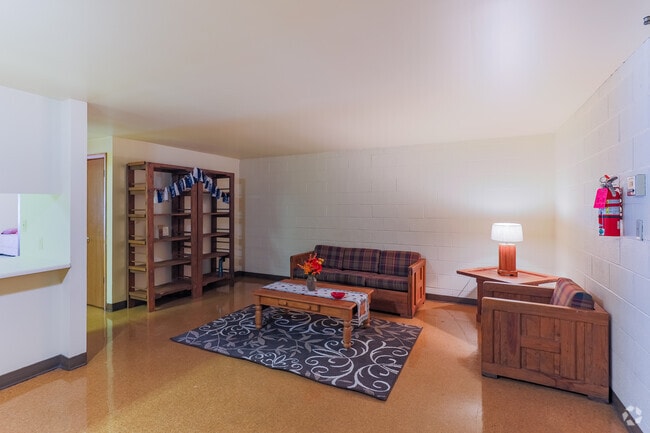 2BR, 1BA - 945SF (Super Suite) - Wehnwood Court Student Living
