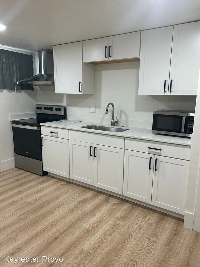 Building Photo - 1 br, 1 bath House - 76 W 200 S Unit 2